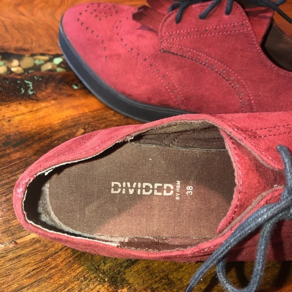 Divided 1 inch creeper oxfords in burgundy.